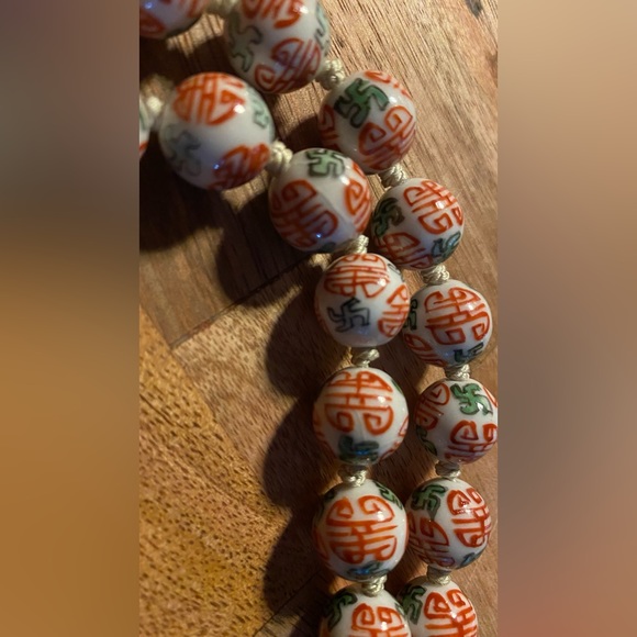 COPY - COPY - 1930’s Buddhist Chinese hand knotted & painted porcelain bead nec… - Picture 8 of 11